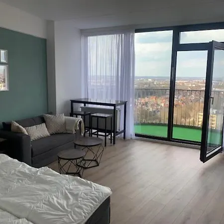 Sky Apartment Im Hotelturm Аугсбург Экстерьер фото