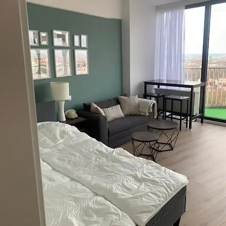 Sky Apartment Im Hotelturm Аугсбург Экстерьер фото